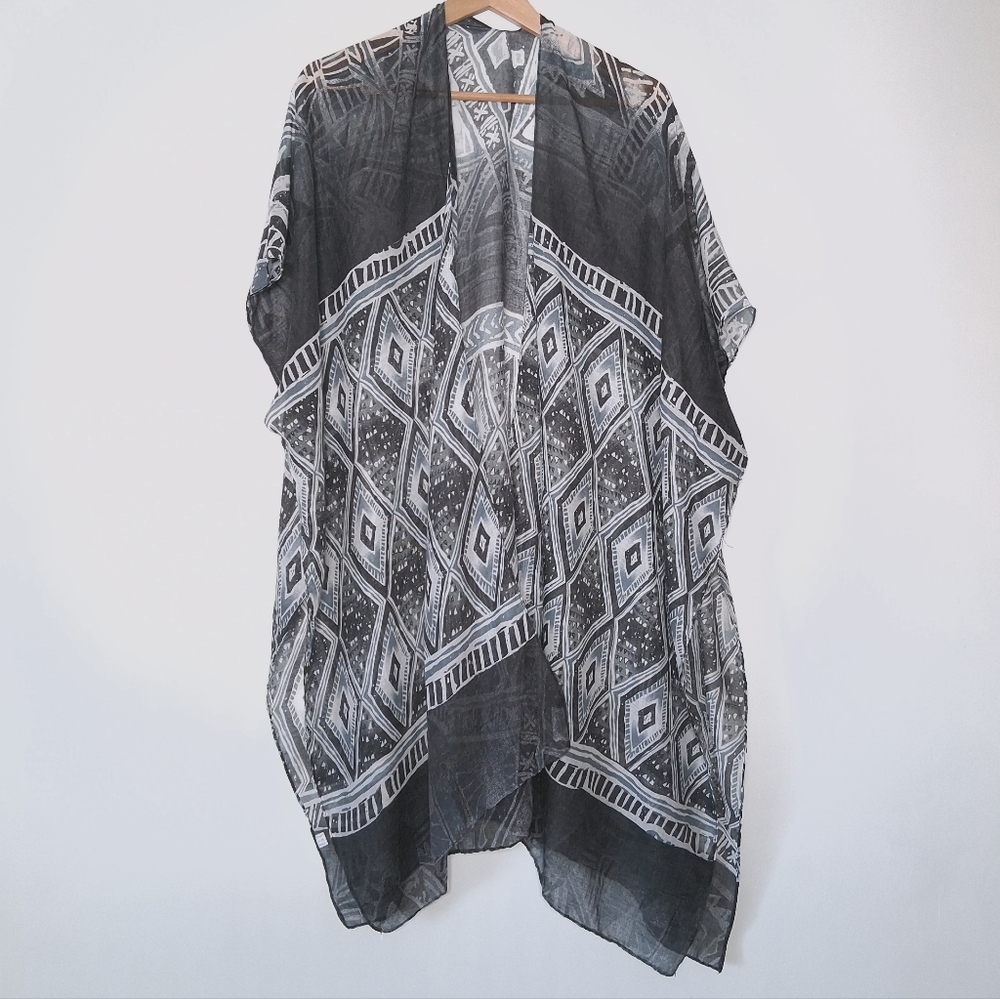Shawl bohemian print one size grey lightweight beach coverup